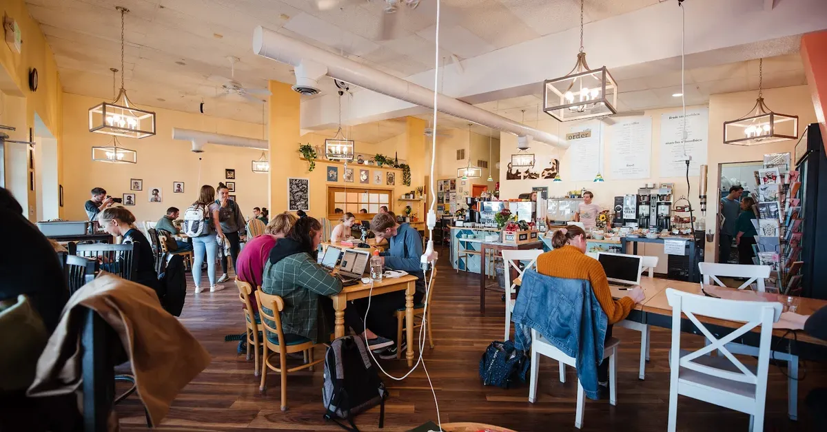 Momo Lolo Coffee Shop