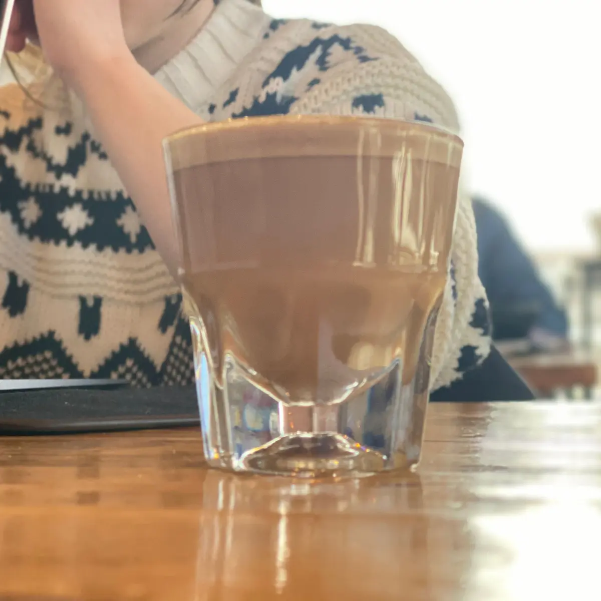 Close up to a Piccolo drink in a coffeeshop