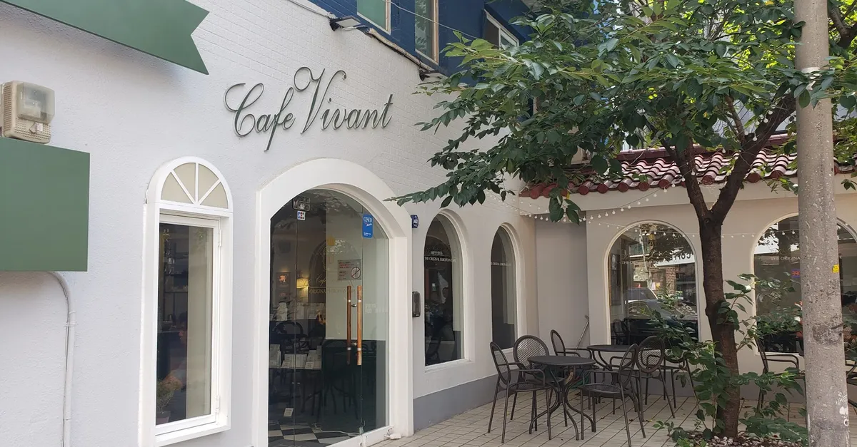 Cafe Vivant