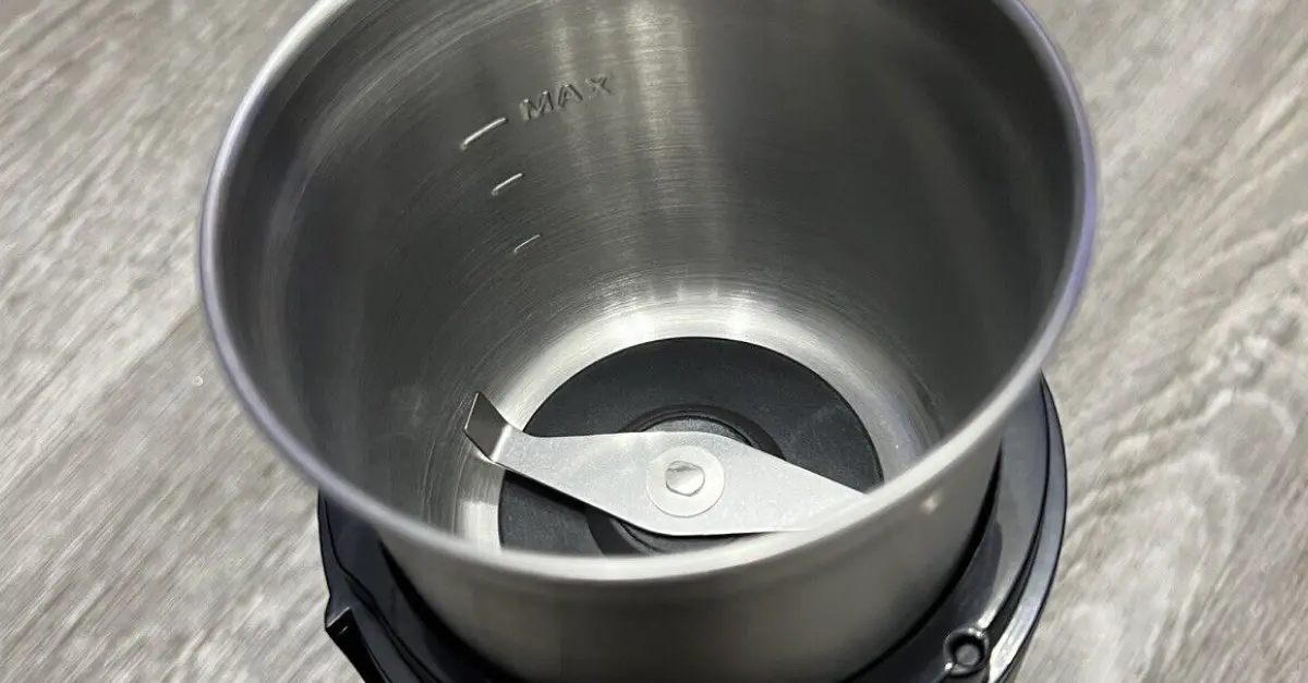 Inside of a Shardor blade grinder showing the blade