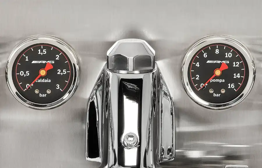 AMG sports car inspired pressure gauges